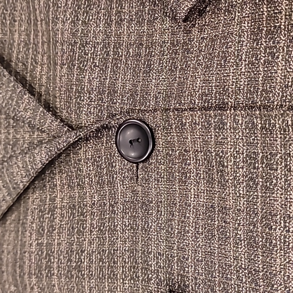 Modern Essential Square Cut Androgynous Boyfriend… - image 5